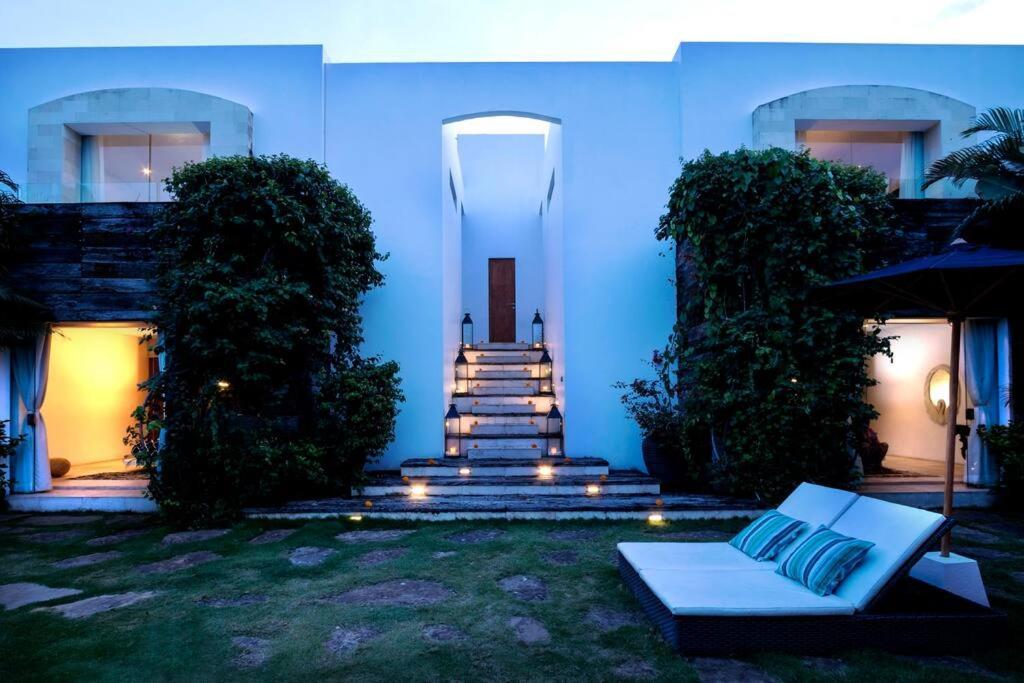 Elegant Villa Casabianca - Tropical Pool & Garden, Near Potato Head Beach Club! Seminyak  Exterior photo